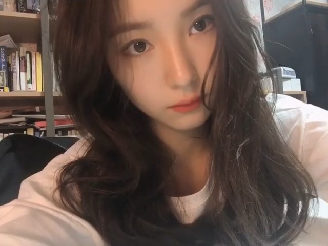 Shin Se Kyung xinh đẹp thuần khiết cả trong clip tự quay