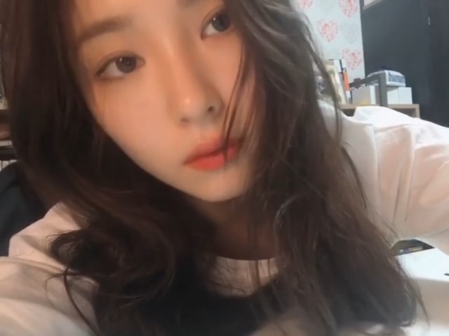 Shin Se Kyung xinh đẹp thuần khiết cả trong clip tự quay