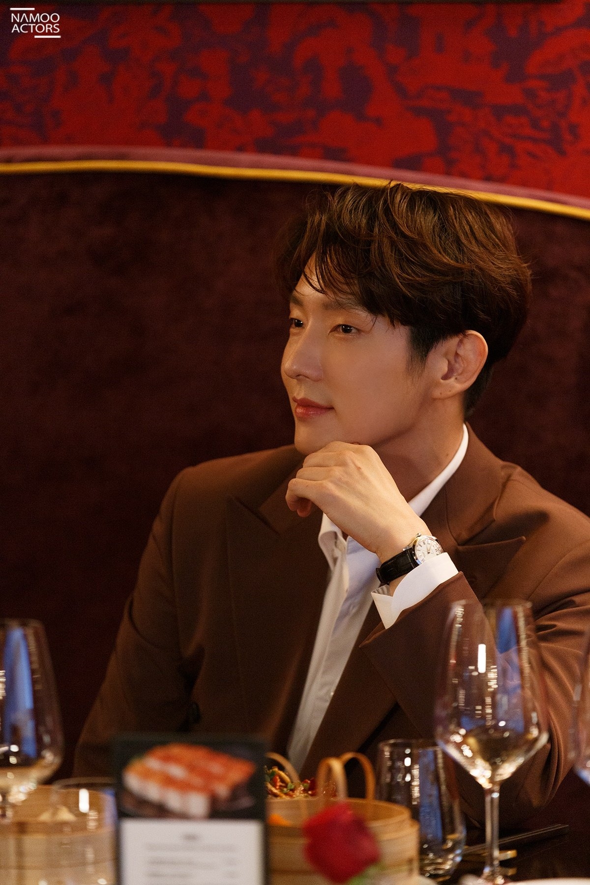 Lee Jun Ki tặng fan bộ ảnh khoe vẻ đẹp nam thần cực phẩm quyến rũ
