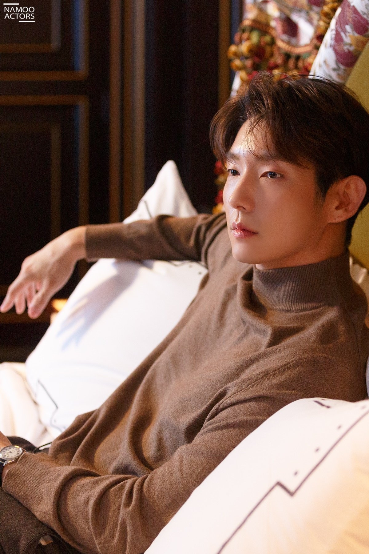 Lee Jun Ki tặng fan bộ ảnh khoe vẻ đẹp nam thần cực phẩm quyến rũ