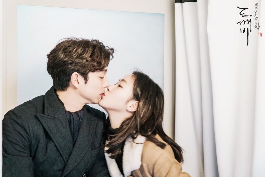 10 nụ hôn đỉnh cao nhất trong drama Hàn qua từng năm trong thập kỷ qua
