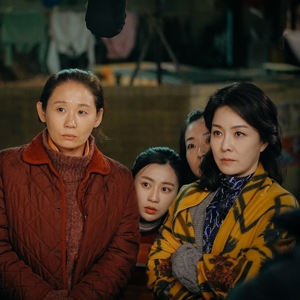 'Hạ cánh nơi anh' tung hình ảnh mới của Son Ye Jin - Hyun Bin