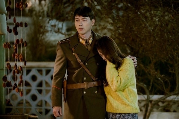 'Hạ cánh nơi anh' tung hình ảnh mới của Son Ye Jin - Hyun Bin