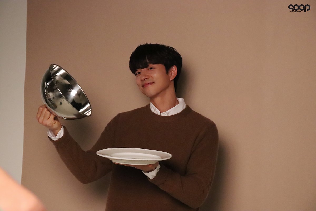 Gong Yoo tỏa khí chất nam thần trong bộ ảnh chụp quảng cáo mới