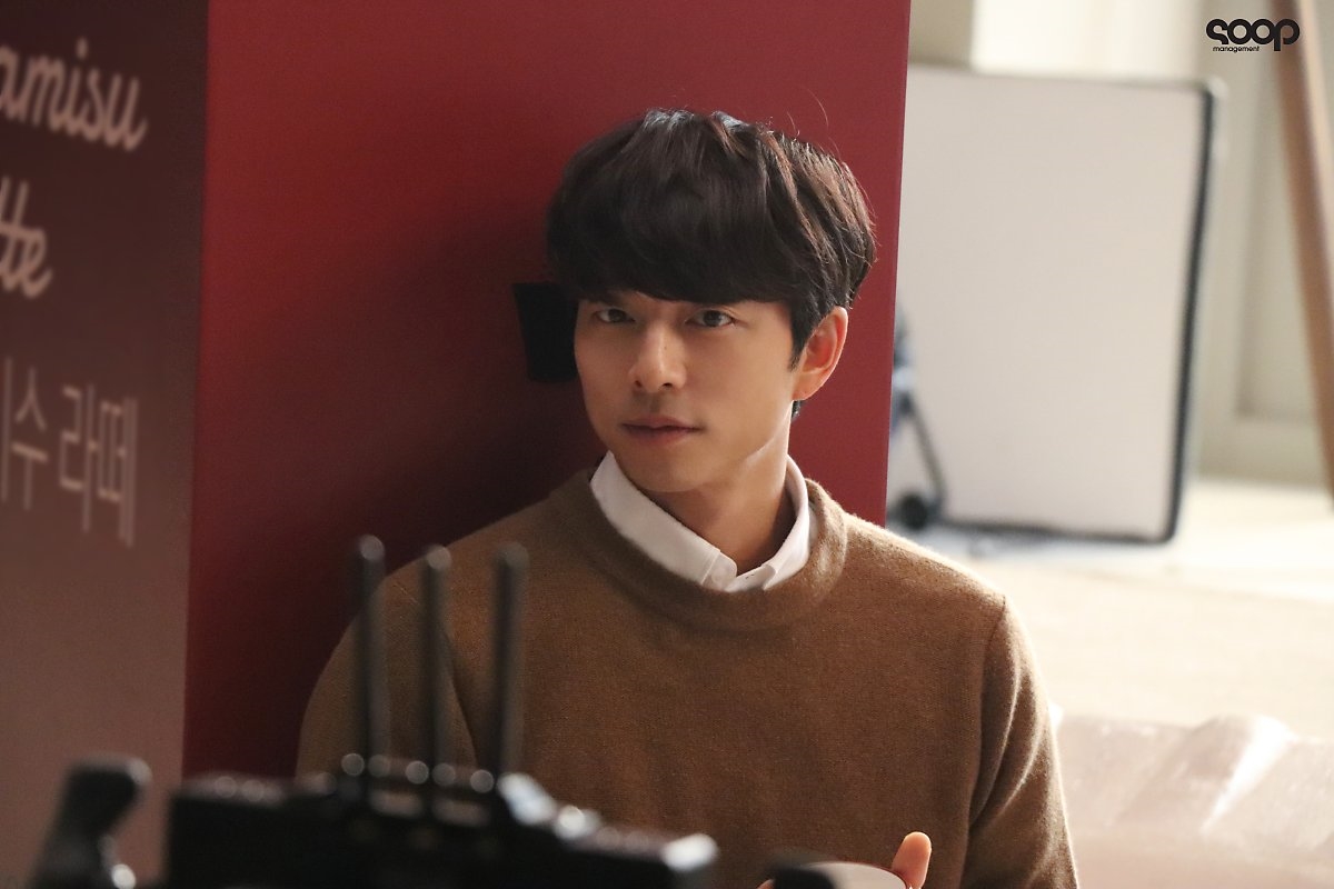 Gong Yoo tỏa khí chất nam thần trong bộ ảnh chụp quảng cáo mới