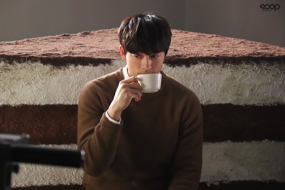 Gong Yoo tỏa khí chất nam thần trong bộ ảnh chụp quảng cáo mới
