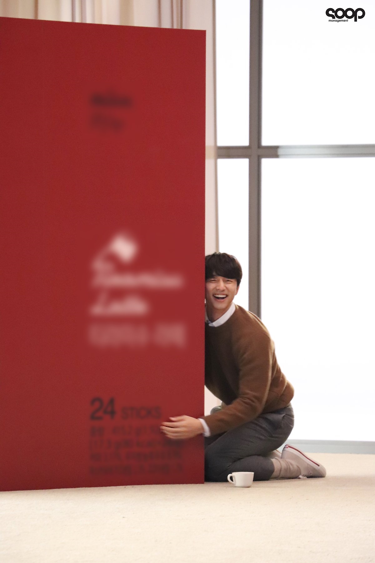 Gong Yoo tỏa khí chất nam thần trong bộ ảnh chụp quảng cáo mới