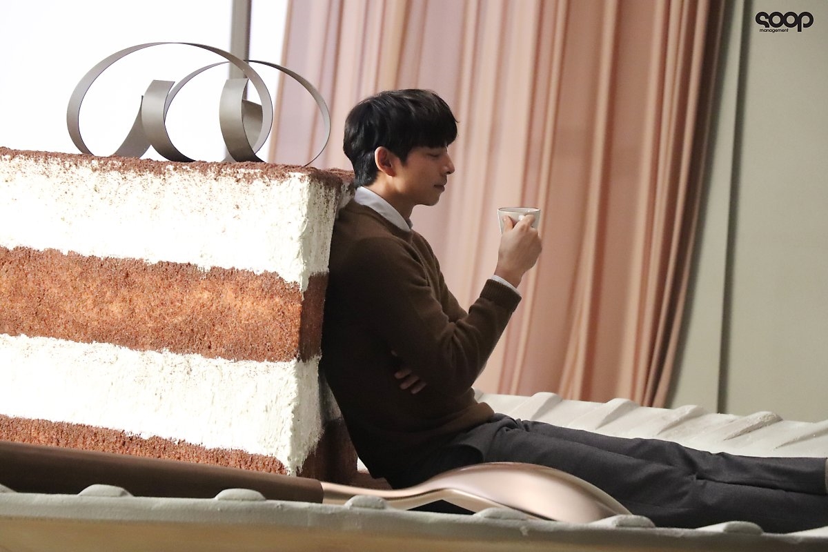Gong Yoo tỏa khí chất nam thần trong bộ ảnh chụp quảng cáo mới