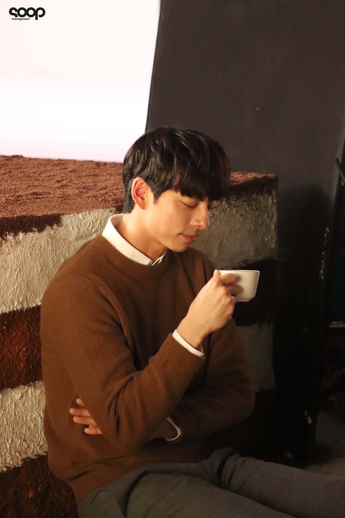 Gong Yoo tỏa khí chất nam thần trong bộ ảnh chụp quảng cáo mới