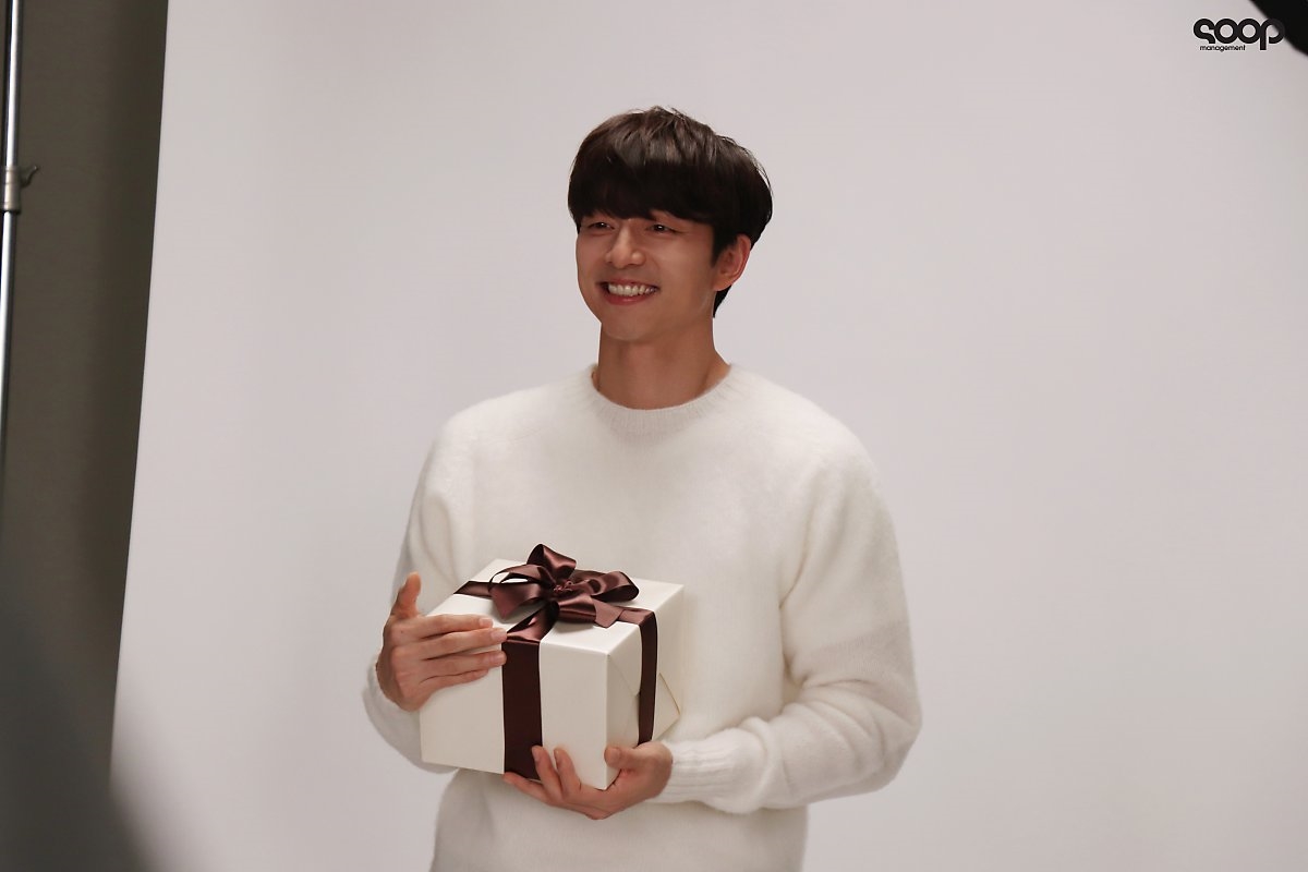 Gong Yoo tỏa khí chất nam thần trong bộ ảnh chụp quảng cáo mới