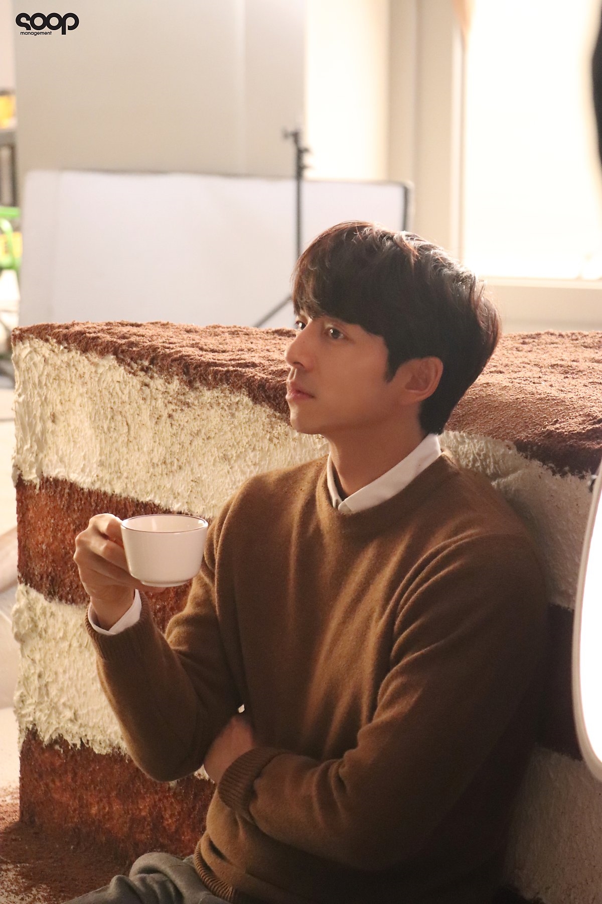 Gong Yoo tỏa khí chất nam thần trong bộ ảnh chụp quảng cáo mới