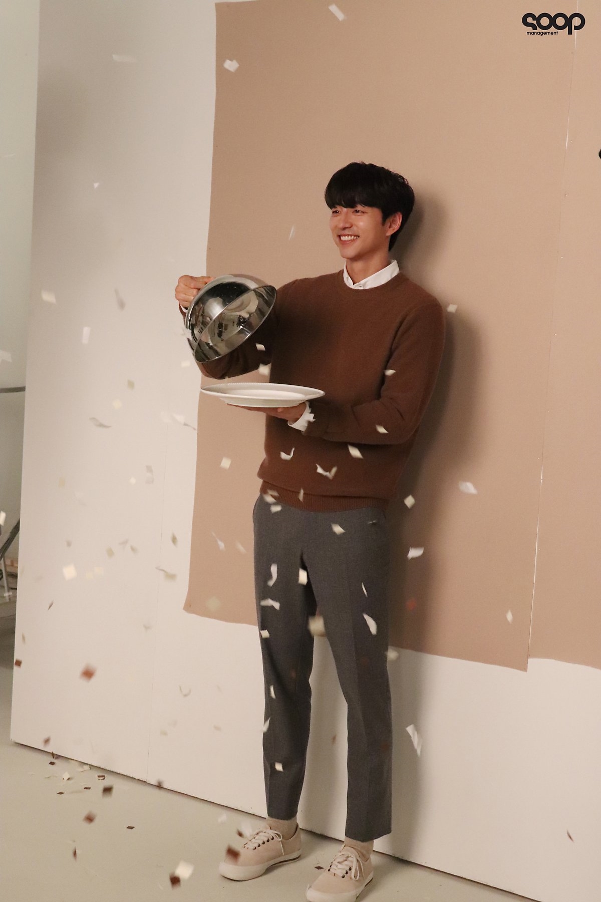 Gong Yoo tỏa khí chất nam thần trong bộ ảnh chụp quảng cáo mới