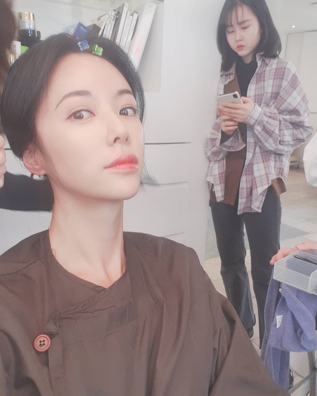 Hwang Jung Eum gây sốc với loạt ảnh gương mặt khác lạ trên MXH