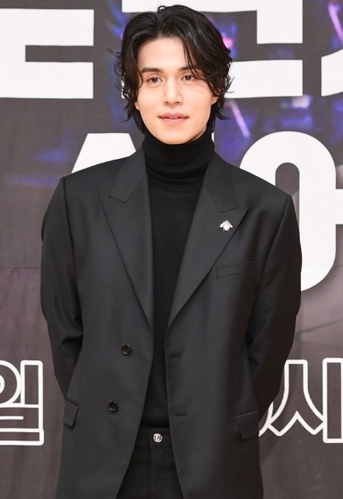 Lee Dong Wook lần đầu đóng cặp Jo Bo Ah trong drama mới