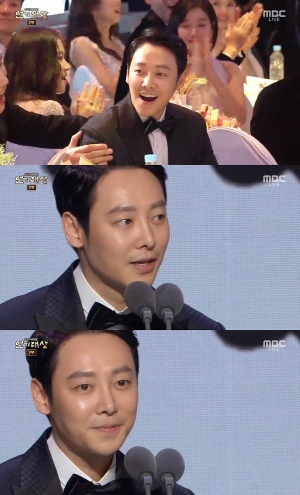 Han Ji Min - Shin Se Kyung đọ sắc tại lễ trao giải MBC Drama Awards
