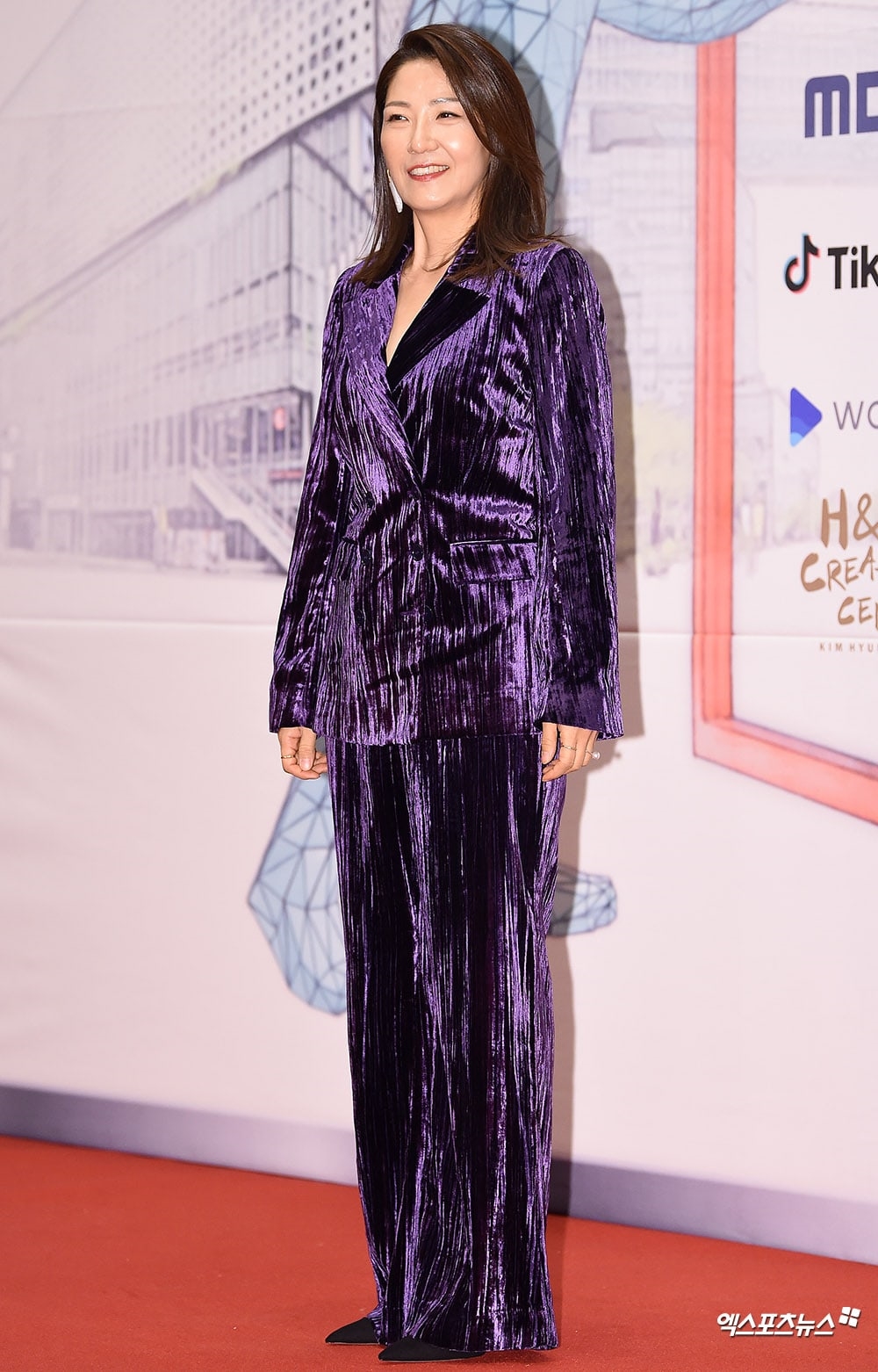 Han Ji Min - Shin Se Kyung đọ sắc tại lễ trao giải MBC Drama Awards