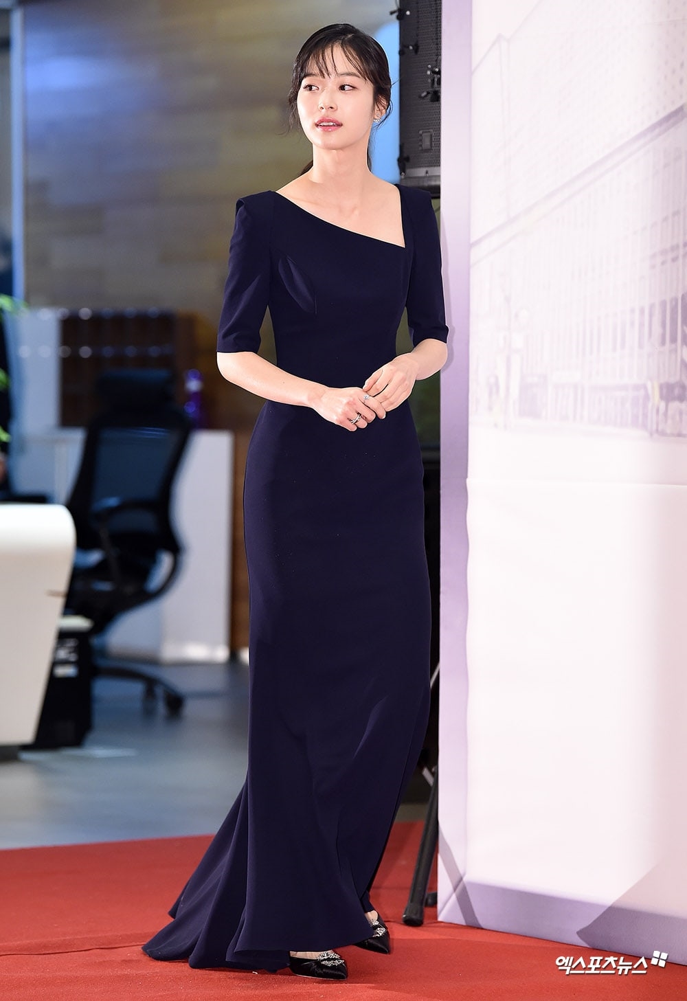 Han Ji Min - Shin Se Kyung đọ sắc tại lễ trao giải MBC Drama Awards