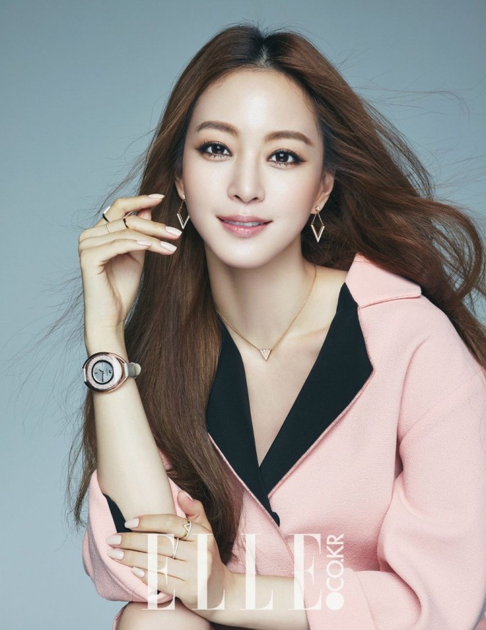 Kim Tae Hee góp mặt cùng dàn sao khủng dự Golden Disc Awards 2020