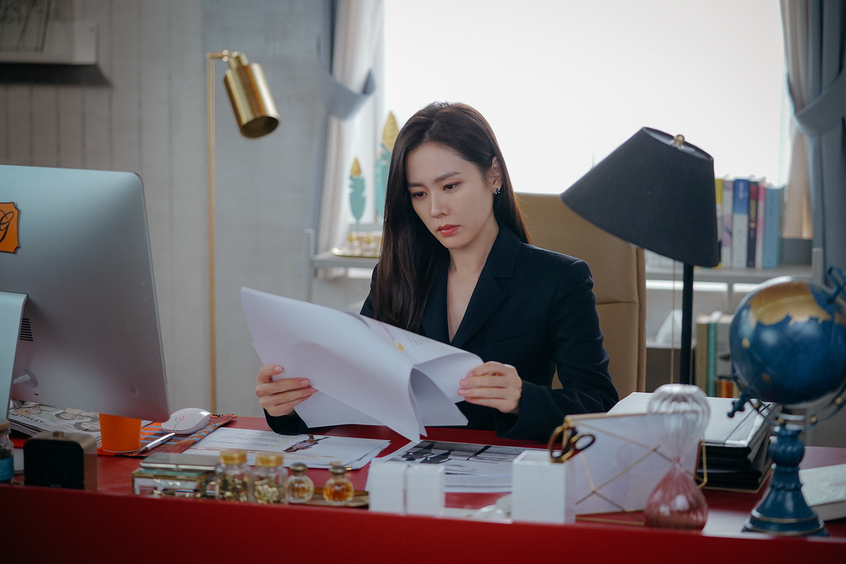 Son Ye Jin tung bộ ảnh đẹp trong “Hạ cánh nơi anh” chào năm mới