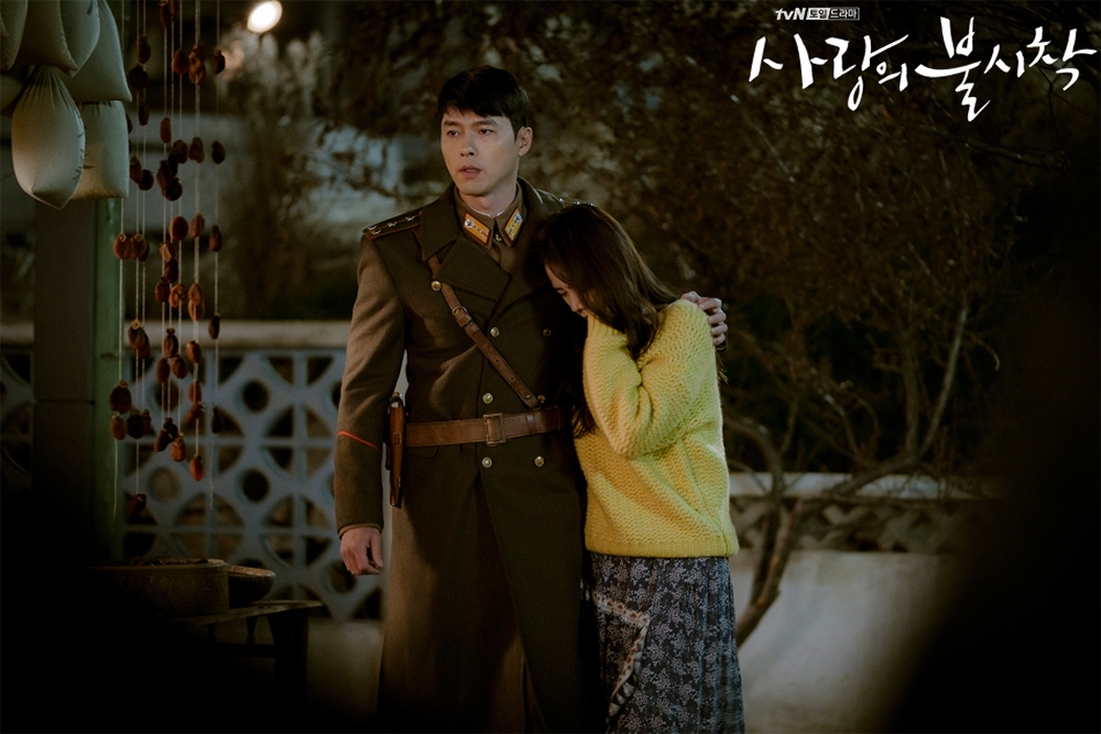Hyun Bin 'chiếm trọn' trái tim khán giả đầu năm với 'Hạ cánh nơi anh'