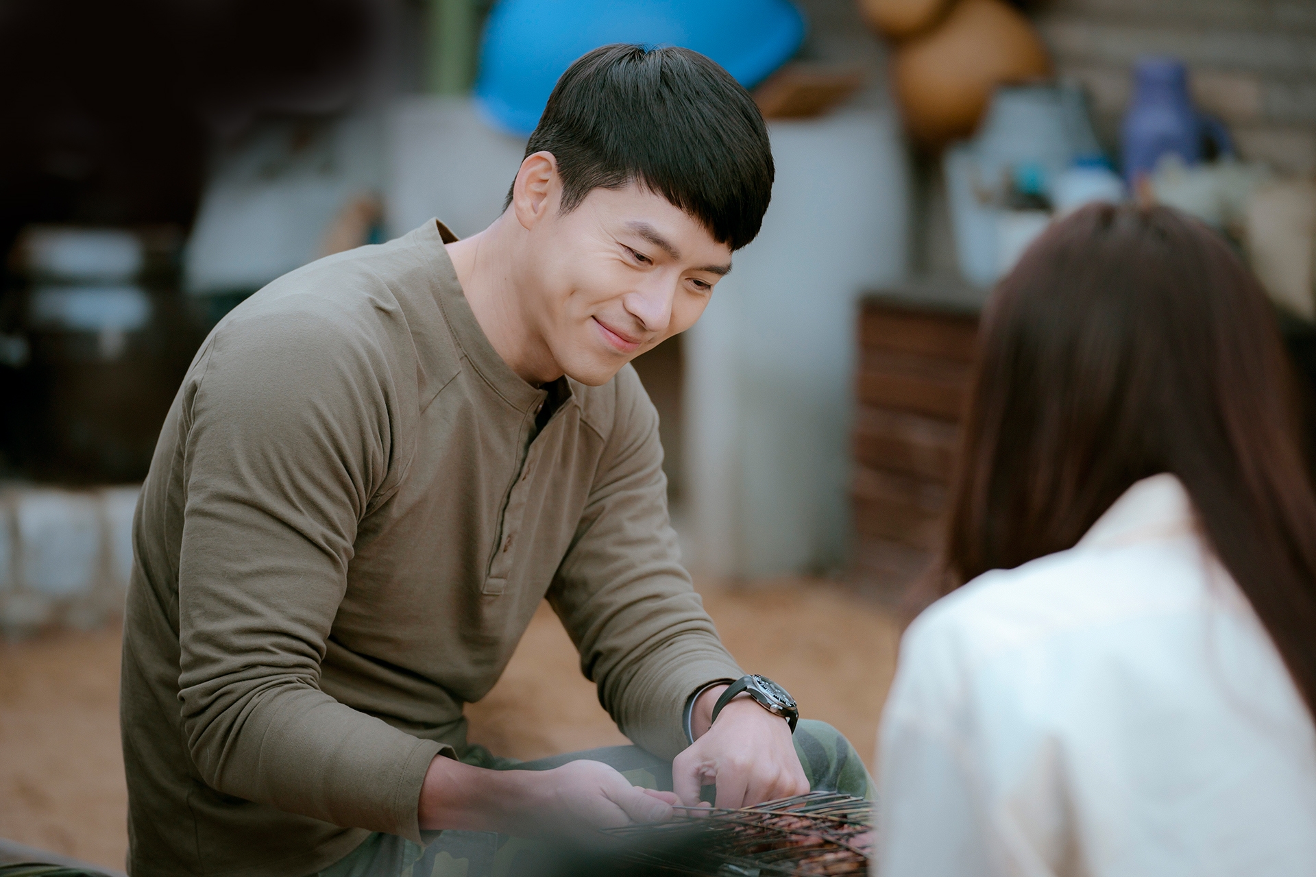 Hyun Bin 'chiếm trọn' trái tim khán giả đầu năm với 'Hạ cánh nơi anh'