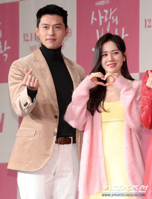 Hyun Bin - Son Ye Jin bị đồn sẽ kết hôn sau khi drama kết thúc