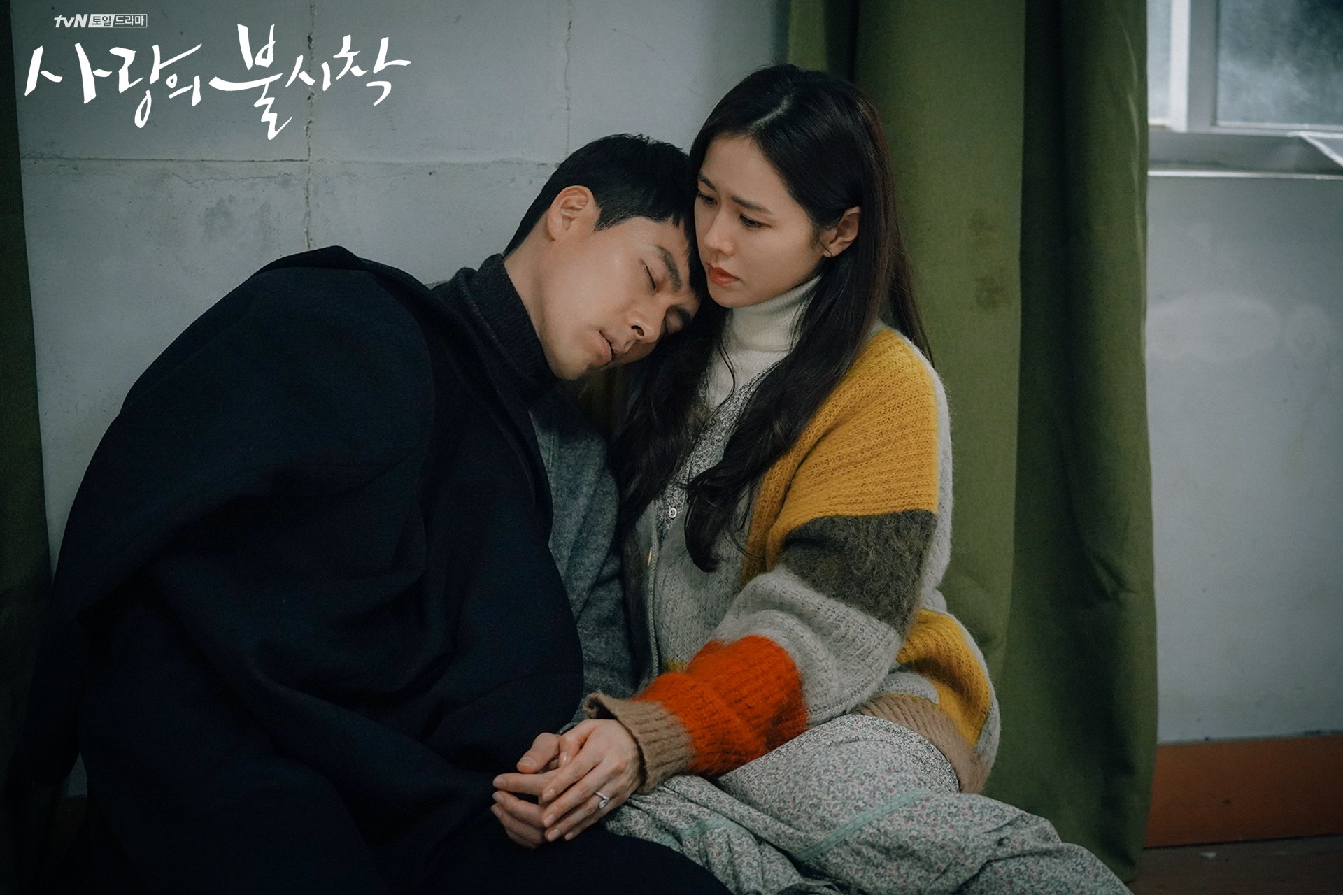 Hyun Bin - Son Ye Jin nhập tâm diễn xuất tạo ra cảnh hôn tuyệt đẹp