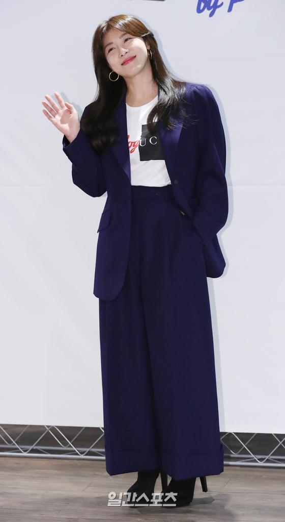 Ha Ji Won trẻ trung xinh đẹp trong sự kiện mới làm fan xao xuyến