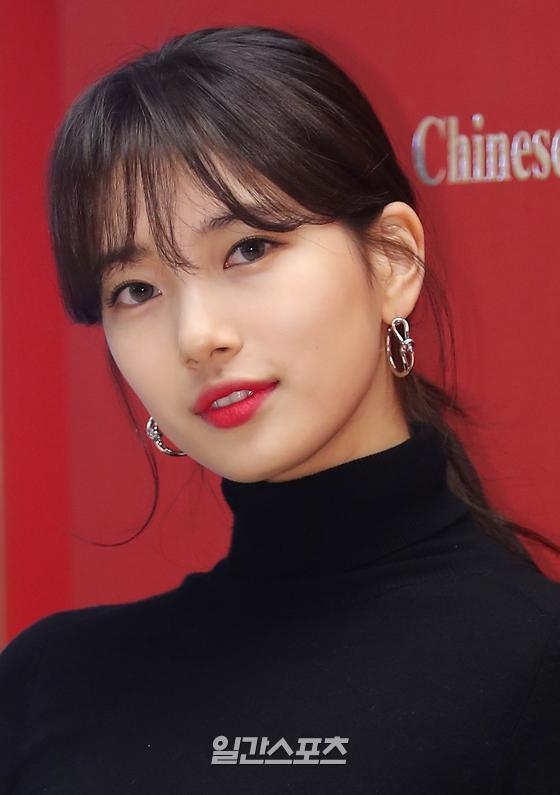 Suzy đẹp rạng ngời dự sự kiện mới hậu đăng ảnh khoe bụng bầu