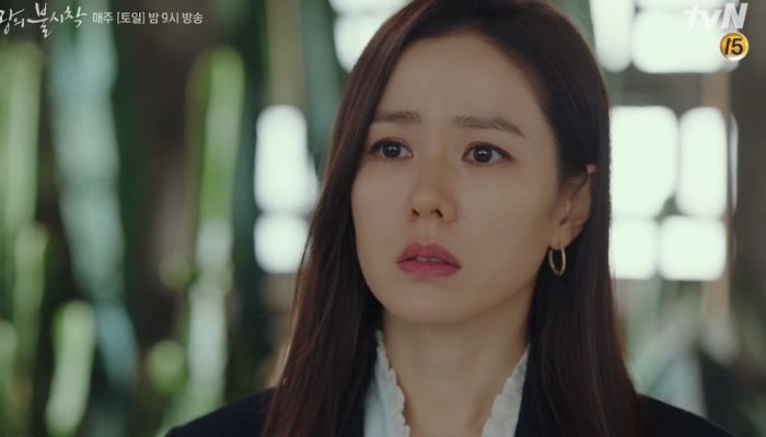 “Hạ cánh nơi anh” hoãn chiếu ngay Tết khiến fan “khóc thét”