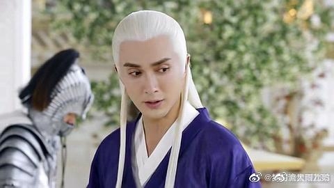 Địch Lệ Nhiệt Ba bị mỉa mai 'sinh ra để đóng vai phụ' vì phim thất bại