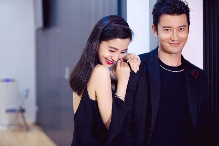 Huỳnh Hiểu Minh lì xì nhân viên cũng khẳng định địa vị của AngelaBaby