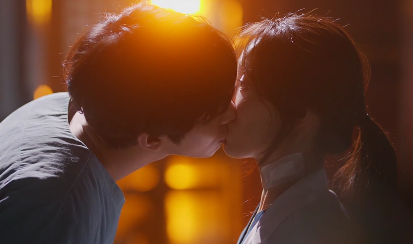 Lee Sung Kyung - Ahn Hyo Sub đẹp đôi gây 'sốt' trong drama mới