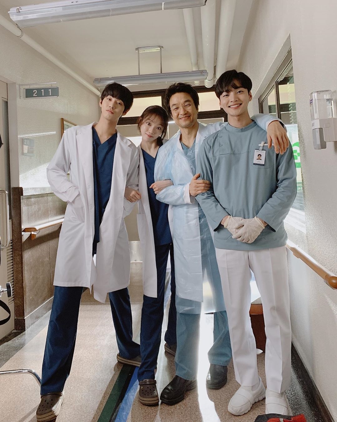 Lee Sung Kyung - Ahn Hyo Sub đẹp đôi gây 'sốt' trong drama mới