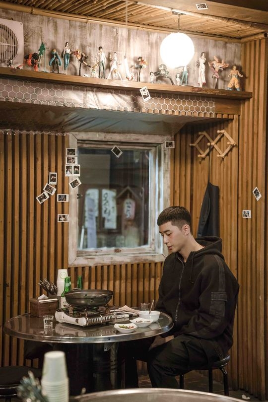 Park Seo Joon điển trai, khí chất trên phim trường drama mới