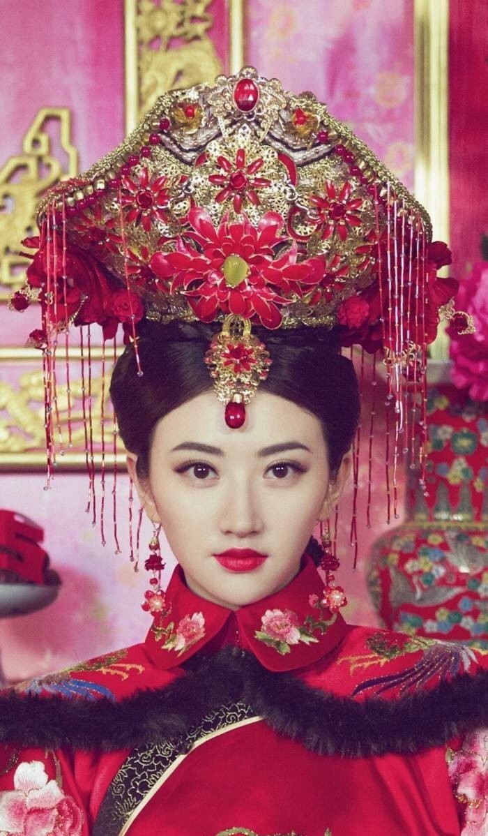 Khi dàn tiểu hoa Cbiz hóa tân nương cổ trang: Lưu Diệc Phi thảm họa