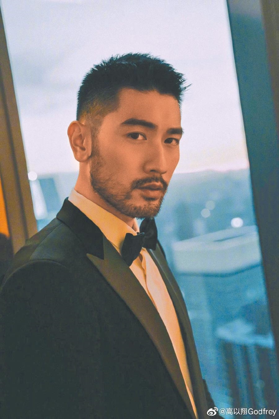Cao Dĩ Tường xuất hiện trong lễ trao giải Oscar khiến fan xúc động