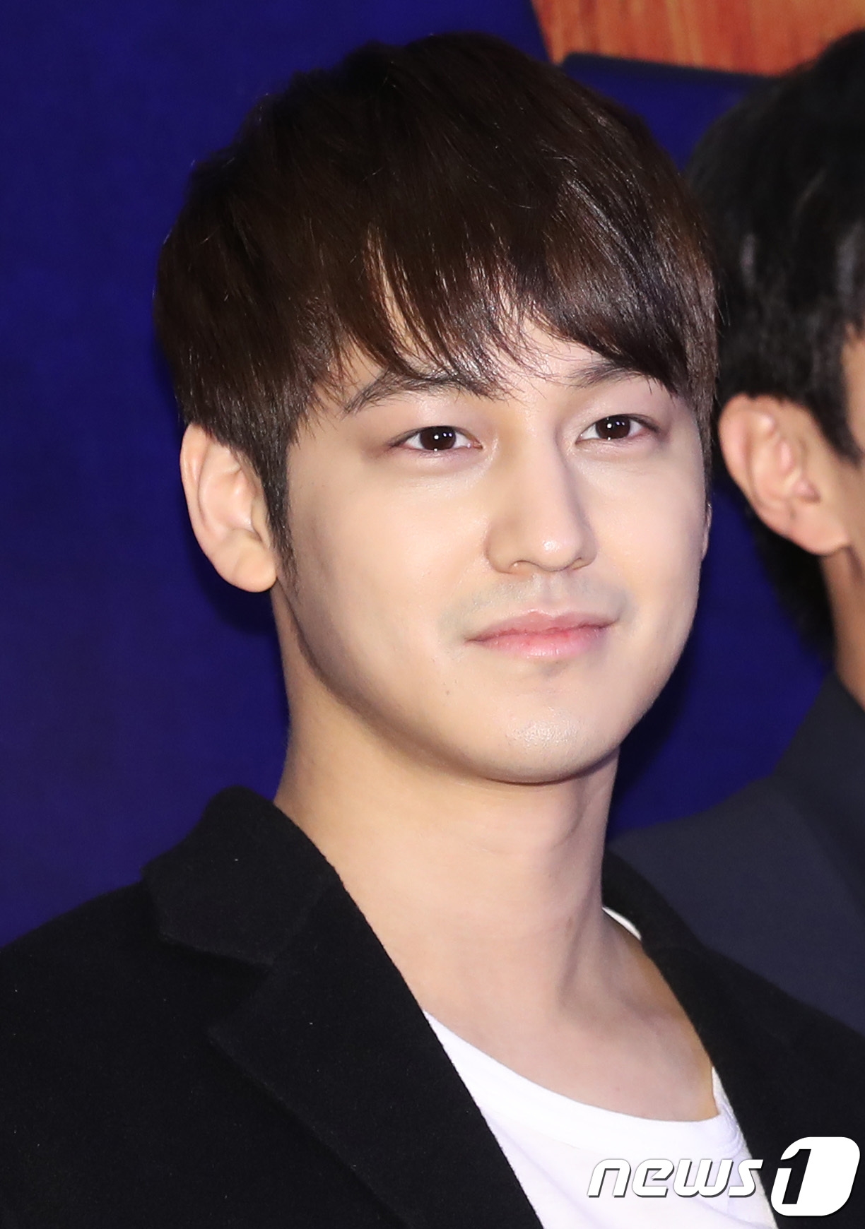 Kim Bum thảo luận đóng drama mới hậu xuất ngũ cùng Lee Dong Wook