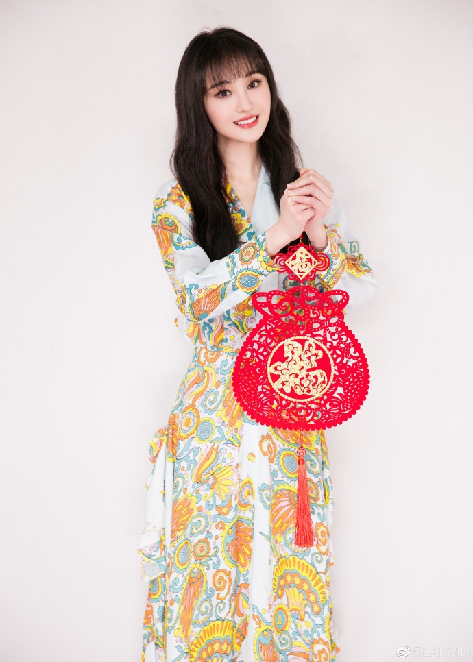 Trịnh Sảng tái xuất điệu đà xinh xắn trên show truyền hình