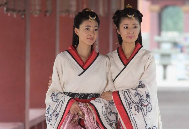 Dương Tử, Triệu Lệ Dĩnh và dàn mỹ nhân Cbiz đụng tạo hình cổ trang