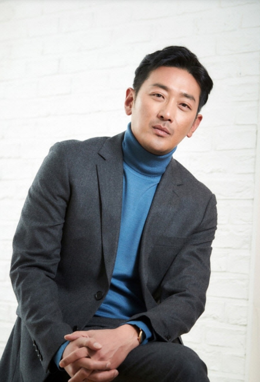 Tài tử điện ảnh Ha Jung Woo bị cảnh sát điều tra vì sử dụng chất cấm