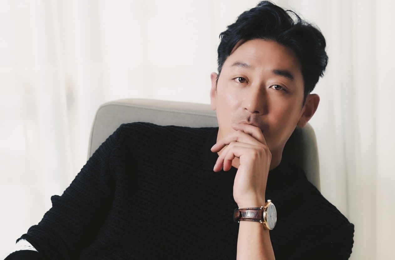 Tài tử điện ảnh Ha Jung Woo bị cảnh sát điều tra vì sử dụng chất cấm