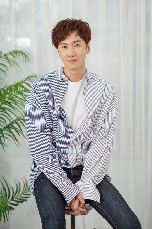 Lee Kwang Soo bị tai nạn xe hơi, tạm dừng mọi hoạt động để điều trị