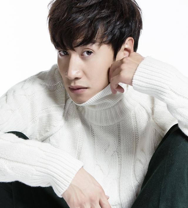 Lee Kwang Soo bị tai nạn xe hơi, tạm dừng mọi hoạt động để điều trị