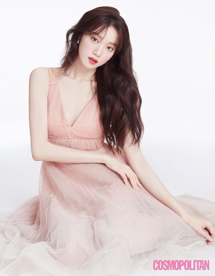 Lee Sung Kyung sang trọng và thời thượng trong bộ ảnh tạp chí mới