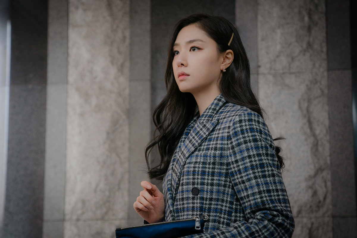 Seo Ji Hye xinh đẹp với phong cách thời trang trong 'Hạ cánh nơi anh'