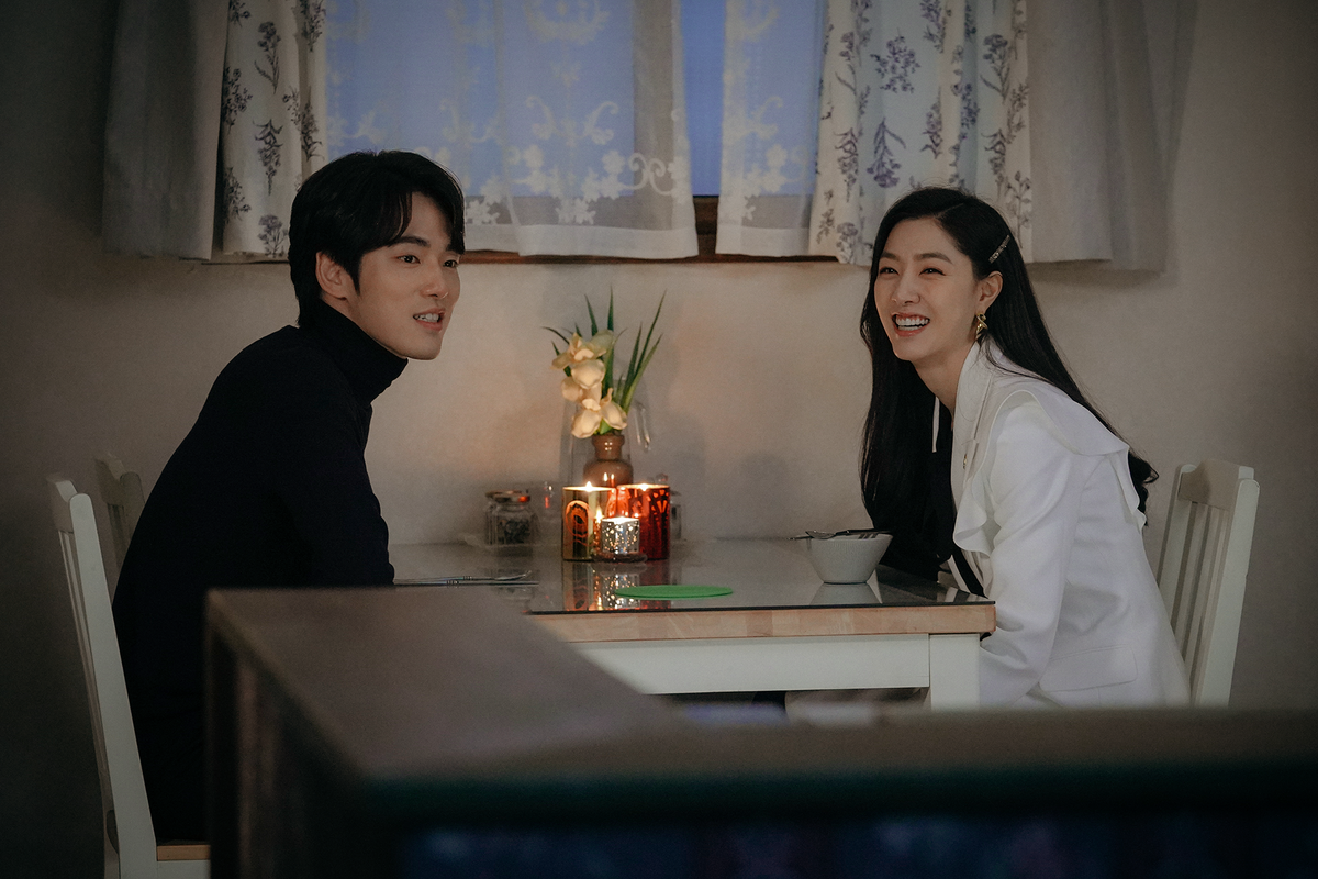 Seo Ji Hye xinh đẹp với phong cách thời trang trong 'Hạ cánh nơi anh'