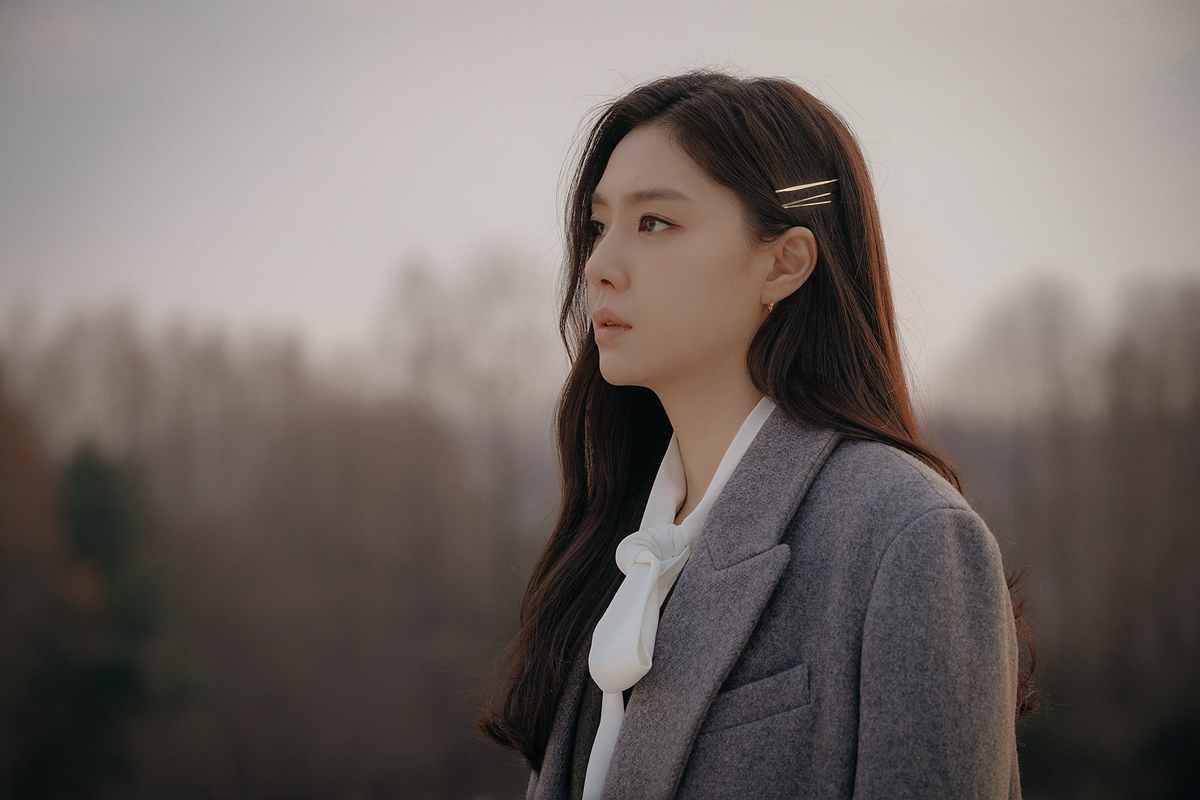Seo Ji Hye xinh đẹp với phong cách thời trang trong 'Hạ cánh nơi anh'