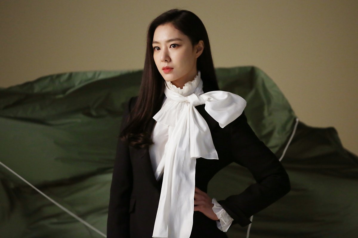 Seo Ji Hye xinh đẹp với phong cách thời trang trong 'Hạ cánh nơi anh'