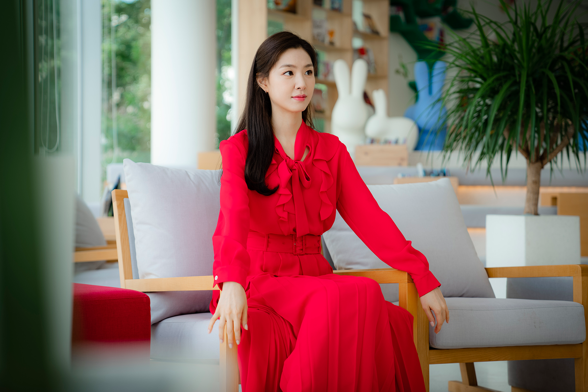 Seo Ji Hye xinh đẹp với phong cách thời trang trong 'Hạ cánh nơi anh'